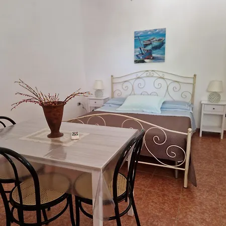 Turistici Aprile Anna Laura Appartement *