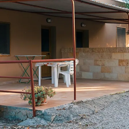 Turistici Aprile Anna Laura アパート